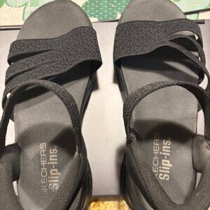 Sketcher slip-ins black sandal
